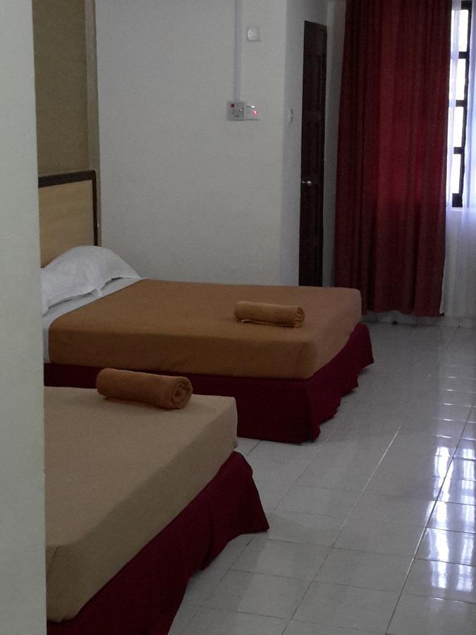 Tanjung Demong Beach Resort Kampung Kuala Besut Exterior foto